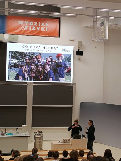 Klasy informatyczne ALO na Wydziale Fizyki UW