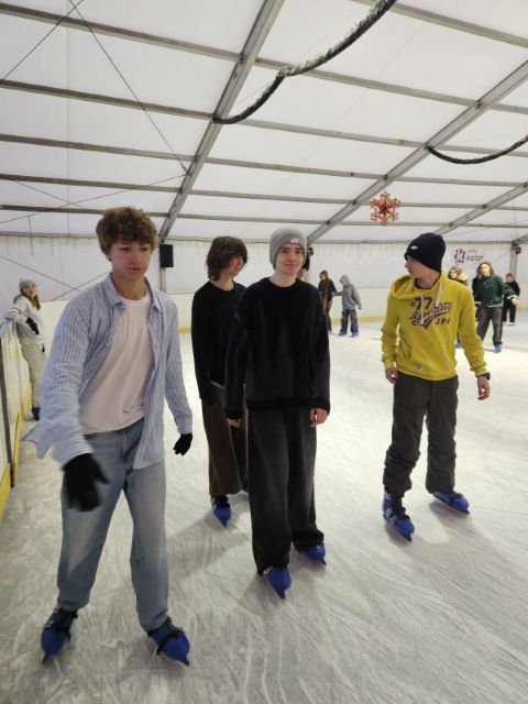 Klasy trzecie na łyżwach