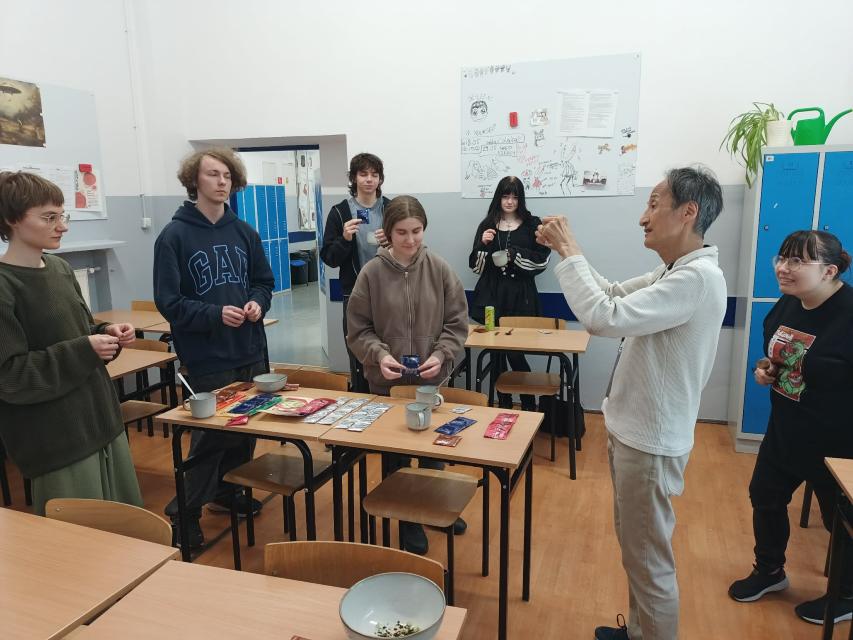 Gość z Japonii - przygotowania do Święta Szkoły